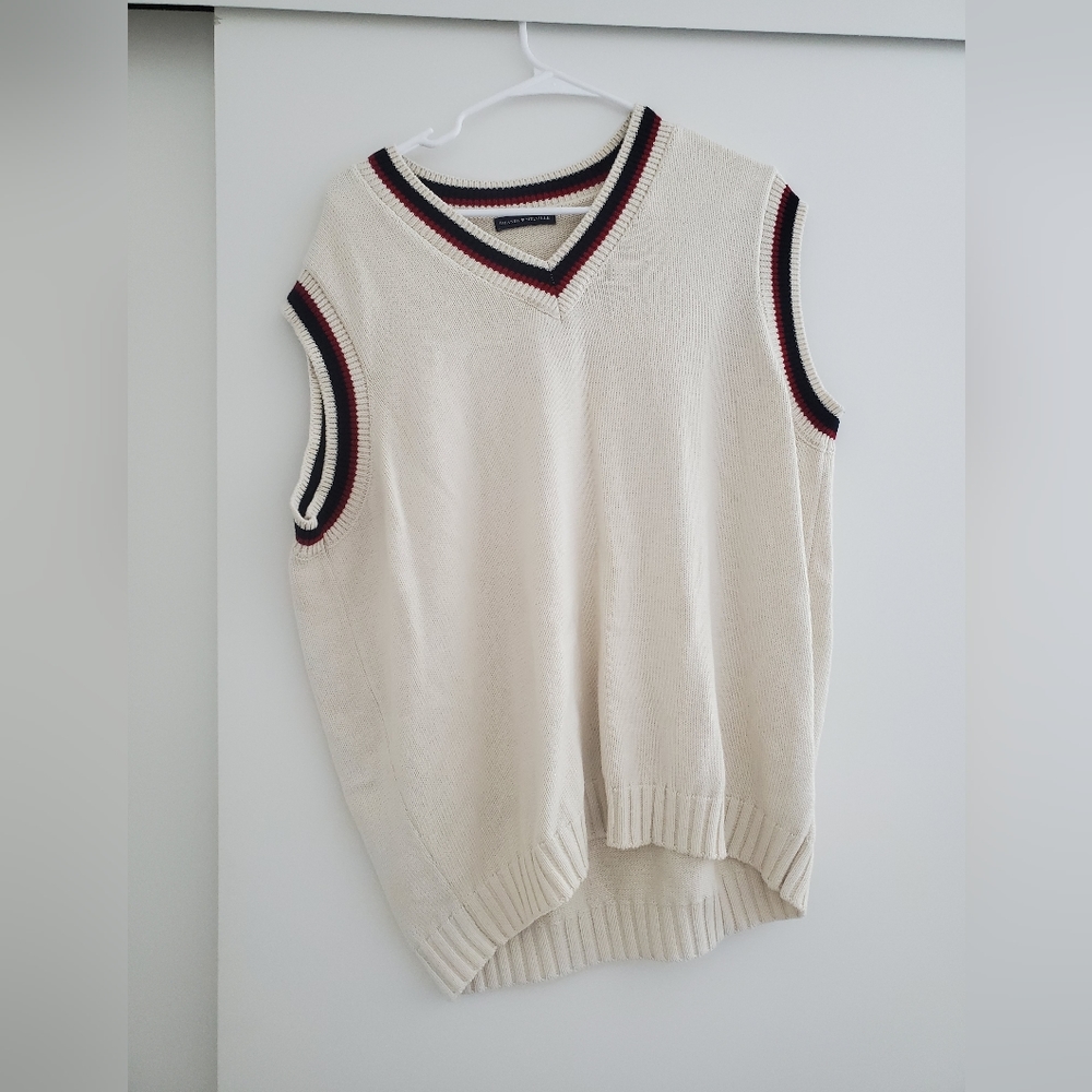 Brandy Melville oversized knit vest. Would fit it to an XL
